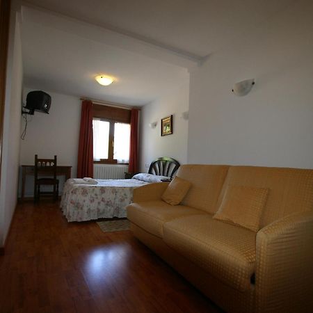 Hotel Can Mestre El Pont de Suert Chambre photo