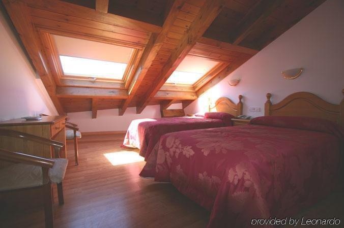 Hotel Can Mestre El Pont de Suert Chambre photo